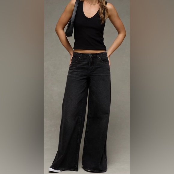 American Eagle Outfitters Denim - American Eagle Faded Black Wide-Leg Jeans Size 6 Short